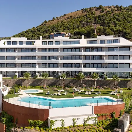 Luxury Penthouse With Panoramic Sea Views In Higueron West *